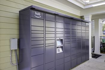 Hub lockers